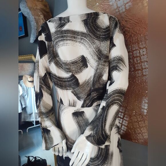 Zara Abstract Black and Off White Dress - Picture 3 of 14